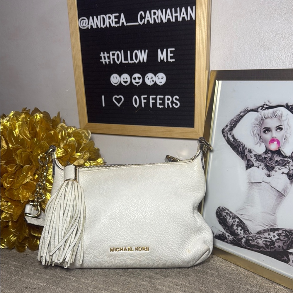 Michael Kors White Shoulder Bag with Gold Zipper and Tassel